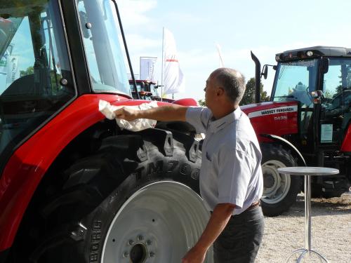 2011 OMÉK 21